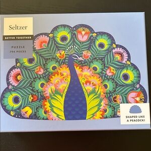 Colorful Peacock Puzzle 794 pc